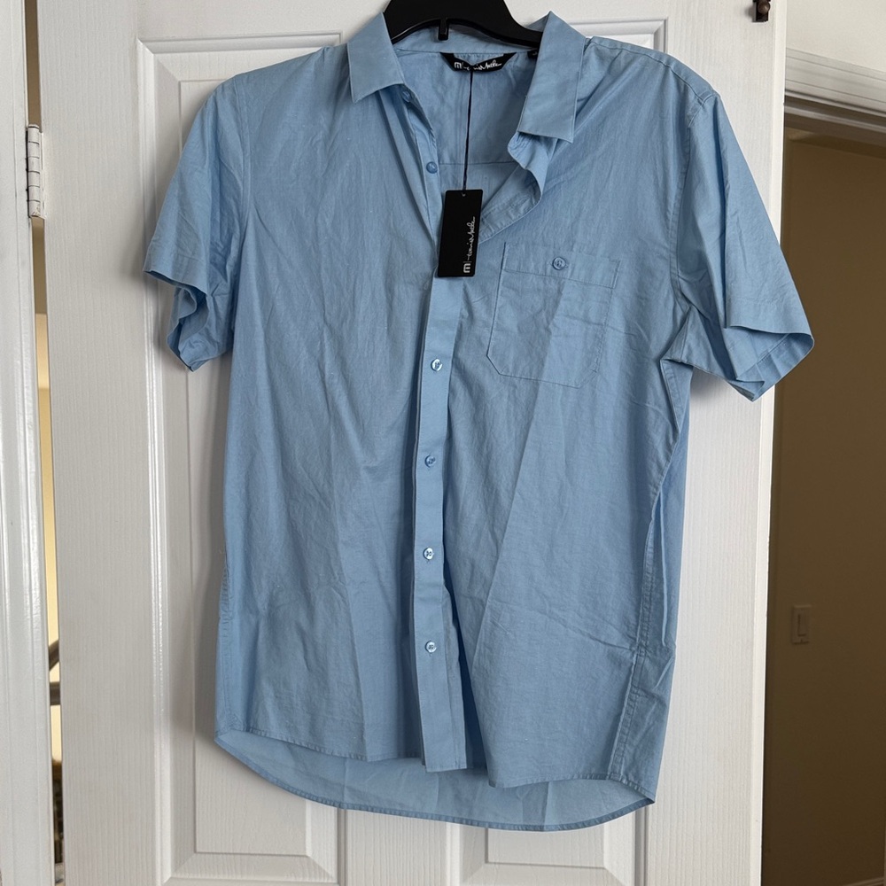 Travis Mathew Short-Sleeve Button-Down in Sky Blue